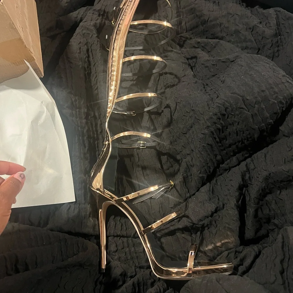 Giuseppe Zanotti Black and Gold Heeled Boots - Picture 3 of 4
